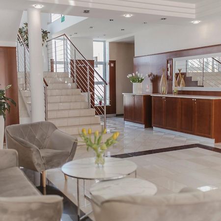 Hotel I Restauracja Borowianka Острув-Велькопольски Экстерьер фото
