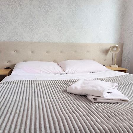 Hotel I Restauracja Borowianka Острув-Велькопольски Экстерьер фото