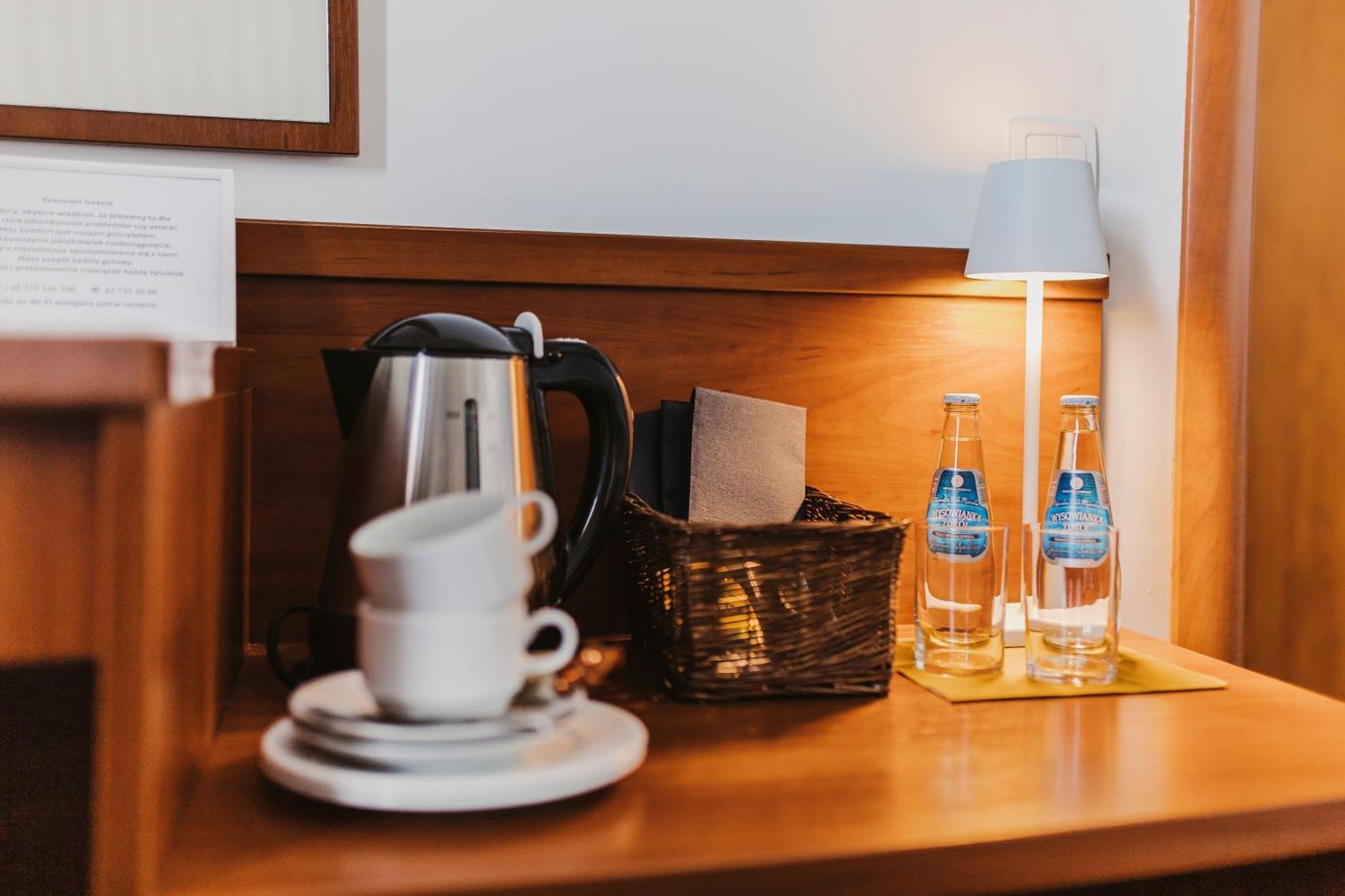 Hotel I Restauracja Borowianka Острув-Велькопольски Экстерьер фото