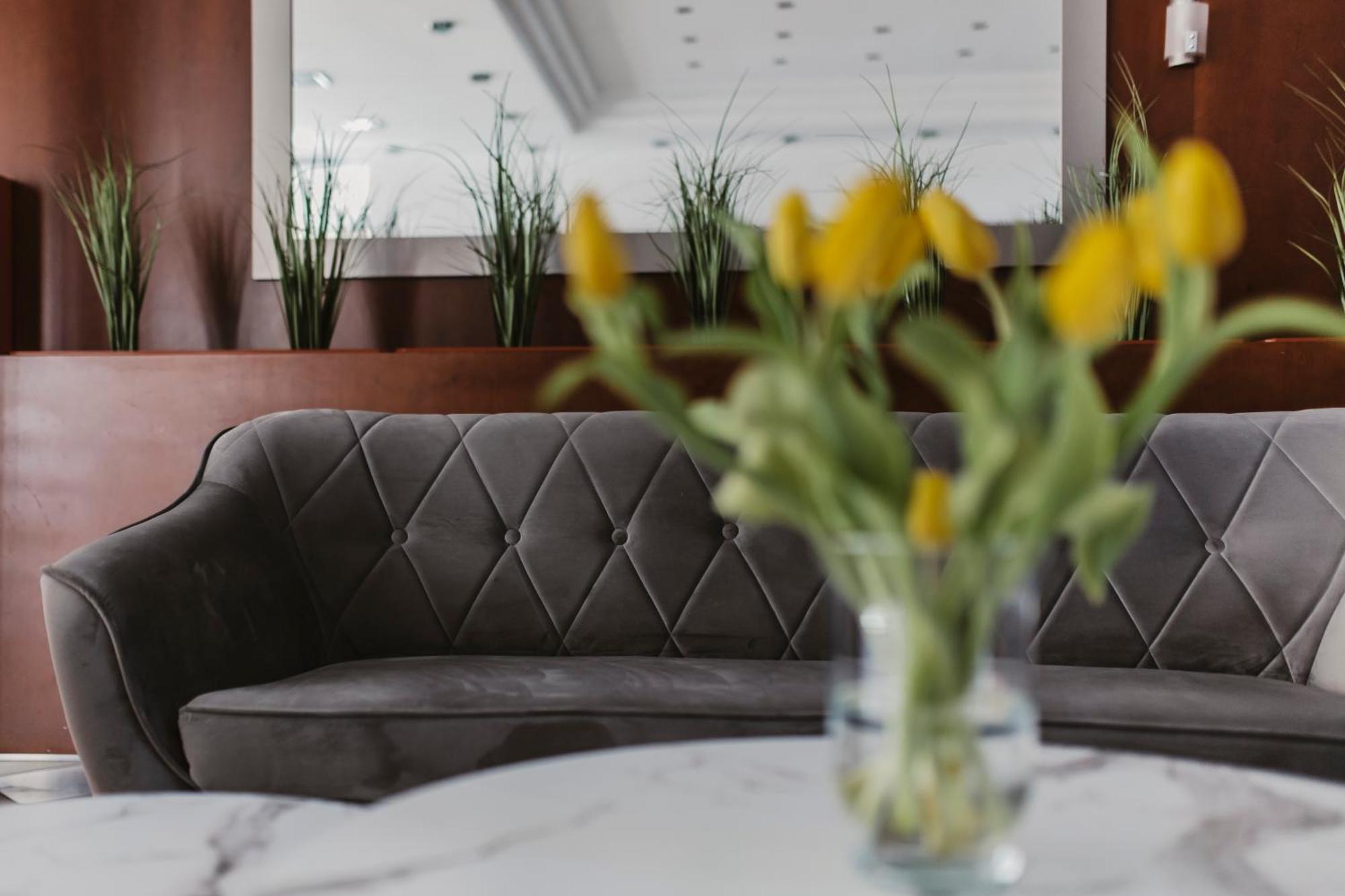 Hotel I Restauracja Borowianka Острув-Велькопольски Экстерьер фото