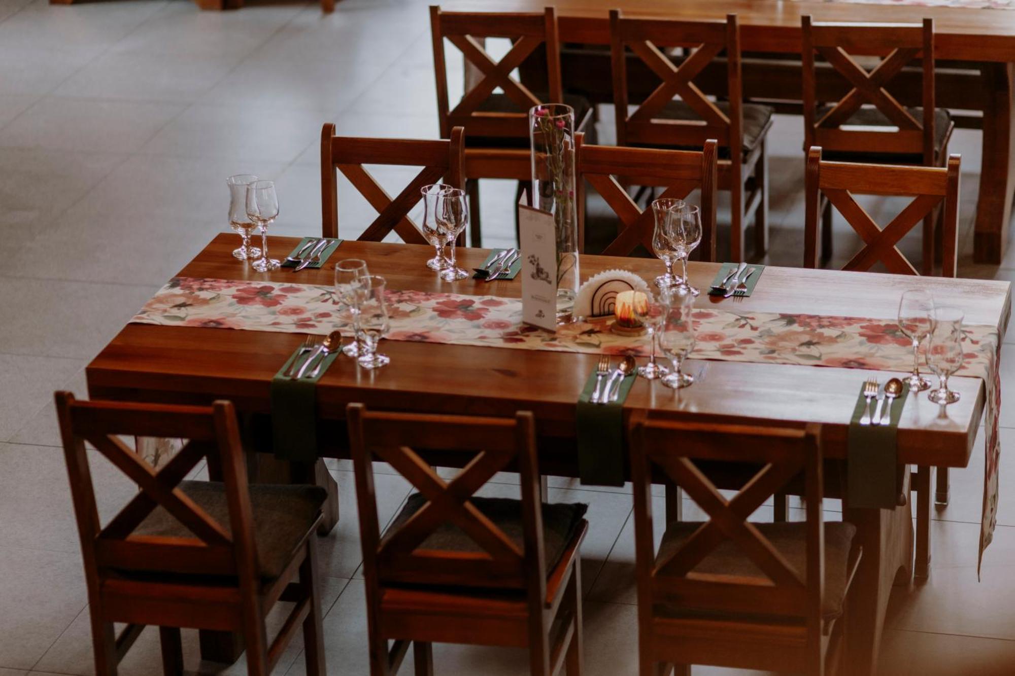 Hotel I Restauracja Borowianka Острув-Велькопольски Экстерьер фото