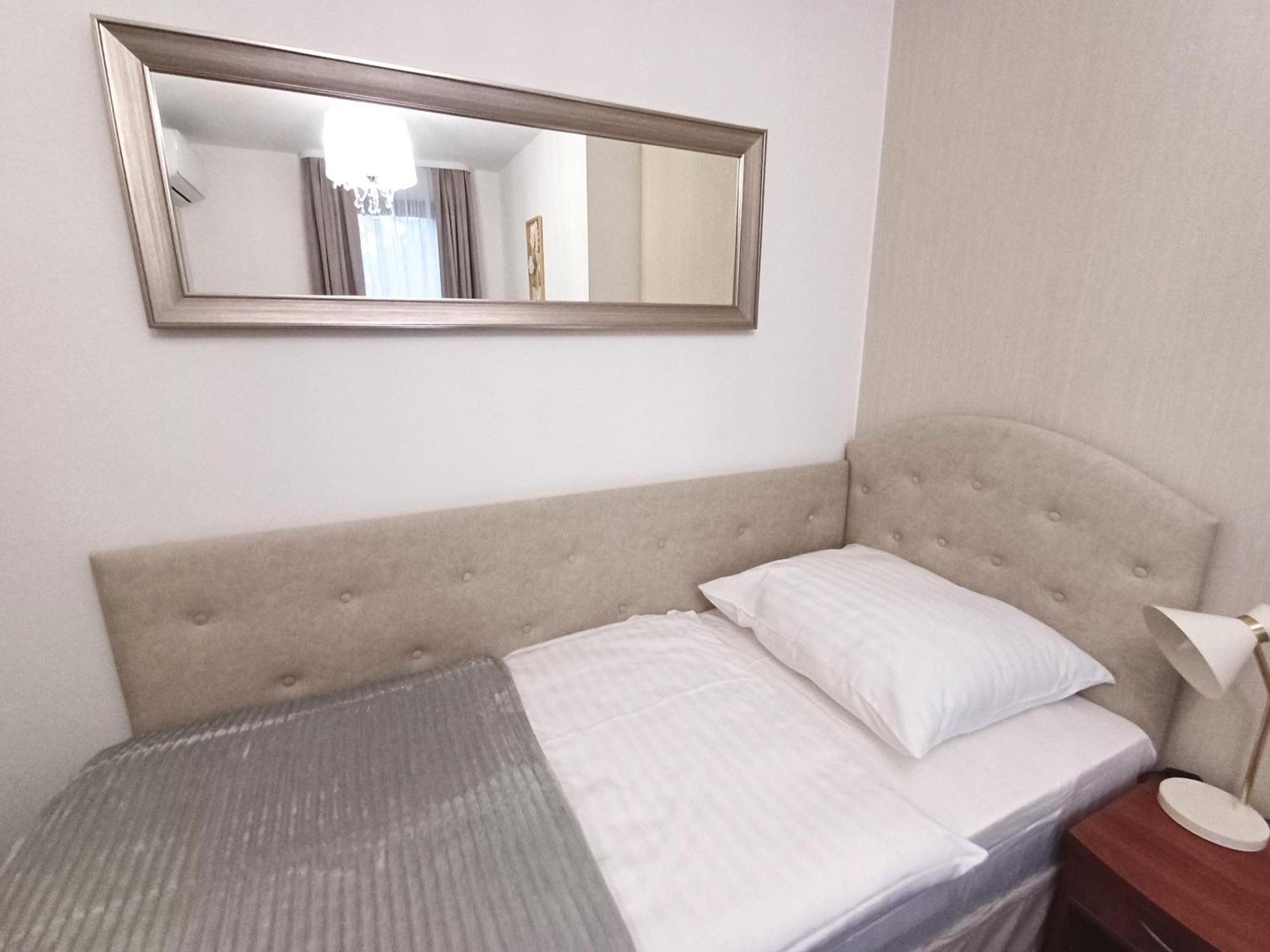 Hotel I Restauracja Borowianka Острув-Велькопольски Экстерьер фото
